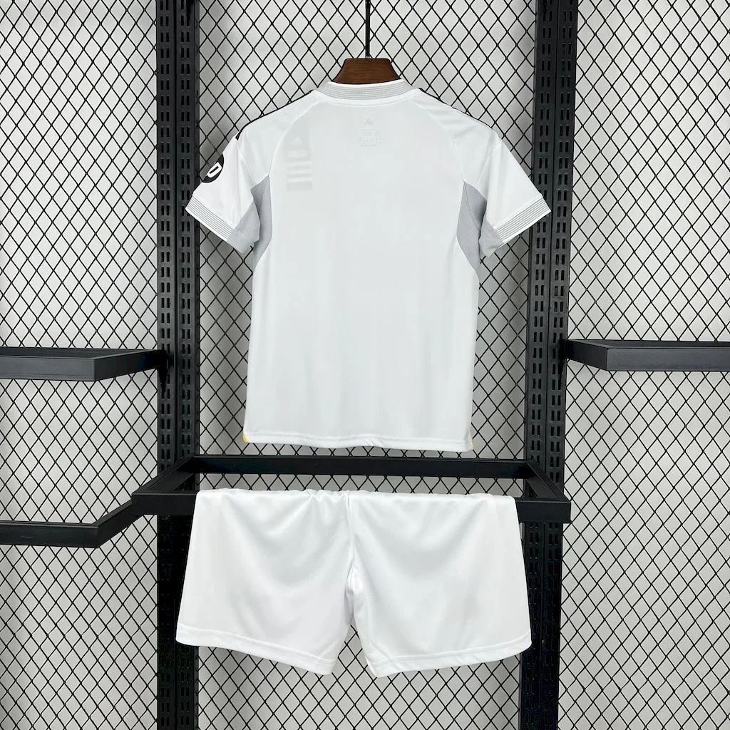 Kit Enfant Real Madrid 2025/2026
